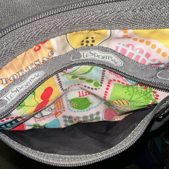 LeSportsac Deluxe Everyday Crossbody Bag Farmer’s Market - Picture 11 of 16